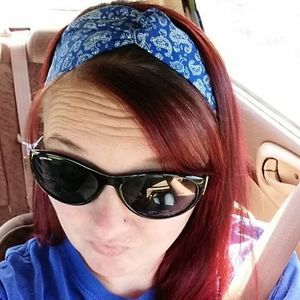 Meet your Posher, Leslie